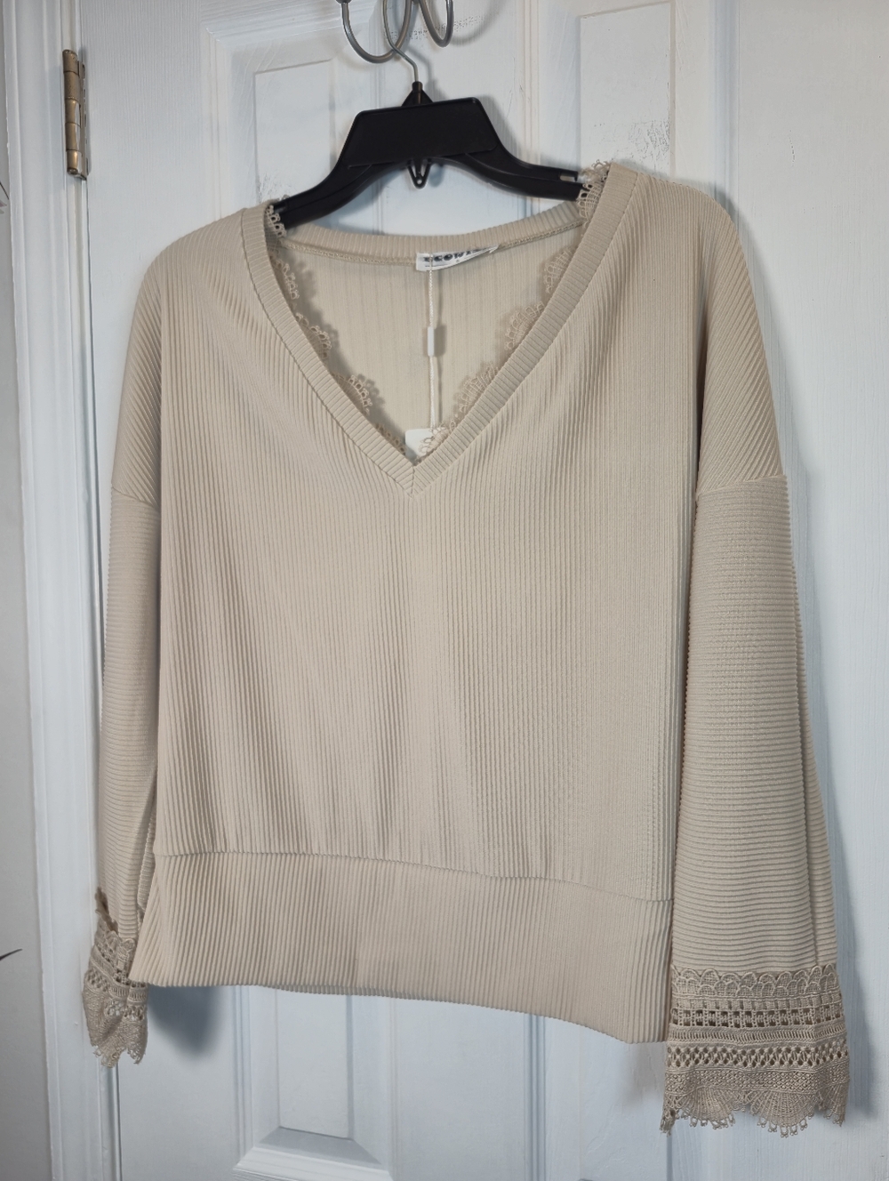 NWT ECOWISH Tan Ribbed V-Neck Knit w/Crochet Lace Trim Boho Cottagecore Size: S